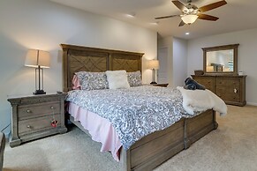 Hot Tub + Lake Access: Spacious Tobyhanna Home