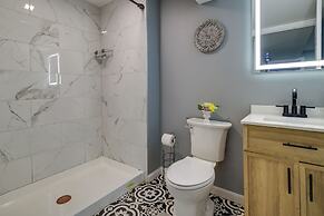 Hot Tub + Lake Access: Spacious Tobyhanna Home