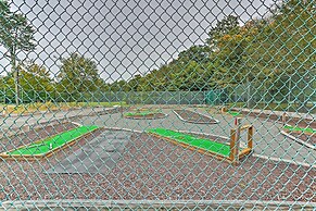 5 Mi to Tobyhanna State Park: Home w/ Game Room!