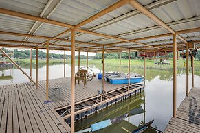 Lake Brownwood Home w/ Private Boat Dock!