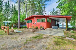 Higgins Lake House w/ Swimming Dock!