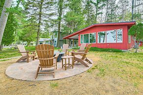 Higgins Lake House w/ Swimming Dock!