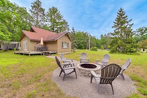 Roscommon Vacation Rental Near Higgins Lake!