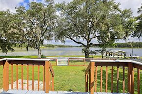 Lakefront Dunnellon Home w/ Yard & Gas Grill!
