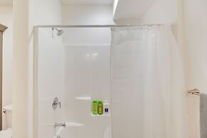 Mountain & Lake View Rexford Estate on 28 Acres!