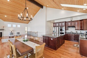 Mountain & Lake View Rexford Estate on 28 Acres!