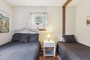 Tobyhanna Home w/ Fire Pits - 9 Mi to Kalahari!