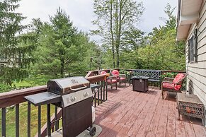Tobyhanna Home w/ Fire Pits - 9 Mi to Kalahari!