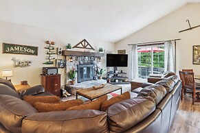 Tobyhanna Home w/ Fire Pits - 9 Mi to Kalahari!