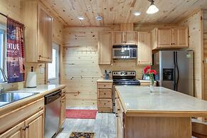 Pequot Lakes Vacation Rental w/ Patio & Fire Pit