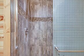 Pequot Lakes Vacation Rental w/ Patio & Fire Pit