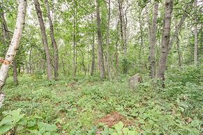 Pequot Lakes Vacation Rental w/ Patio & Fire Pit