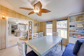 Dock, Deck & Kayaks: Home on Cedar Creek Reservoir