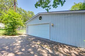Dock, Deck & Kayaks: Home on Cedar Creek Reservoir