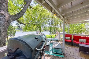 Dock, Deck & Kayaks: Home on Cedar Creek Reservoir