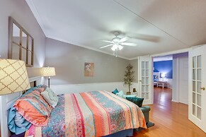 Dock, Deck & Kayaks: Home on Cedar Creek Reservoir