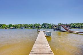 Dock, Deck & Kayaks: Home on Cedar Creek Reservoir