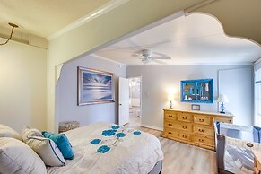 Dock, Deck & Kayaks: Home on Cedar Creek Reservoir