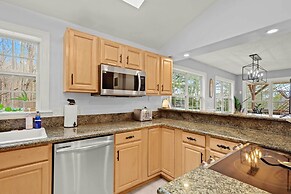 8 Mi to Sugar Mountain Resort: Seven Devils Home