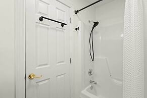 8 Mi to Sugar Mountain Resort: Seven Devils Home