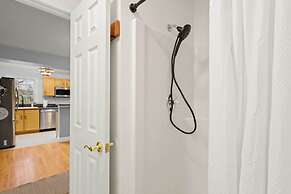 8 Mi to Sugar Mountain Resort: Seven Devils Home