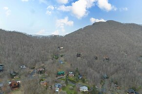 8 Mi to Sugar Mountain Resort: Seven Devils Home
