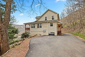 8 Mi to Sugar Mountain Resort: Seven Devils Home