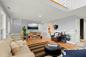 8 Mi to Sugar Mountain Resort: Seven Devils Home