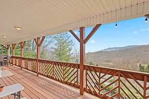 8 Mi to Sugar Mountain Resort: Seven Devils Home