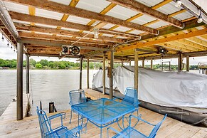 Hot Tub & Dock: Lakefront Mabank Home