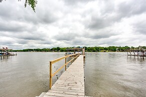 Hot Tub & Dock: Lakefront Mabank Home