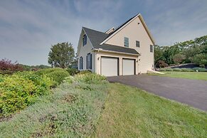 Game Room & Covered Patio: Hummelstown Hideaway