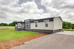 Kingston Home w/ On-site Boat Parking 2 Mi to Lake