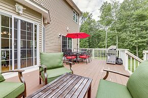 Spacious Connecticut Home - Deck, Grill & Fire Pit