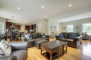 Spacious Connecticut Home - Deck, Grill & Fire Pit