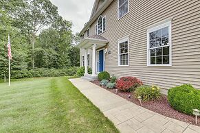Spacious Connecticut Home - Deck, Grill & Fire Pit