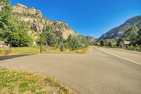 Creekside Ten Sleep Vacation Rental + Deck & Grill
