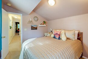 Bluebird Cottage in Newland Near Hiking & Skiing