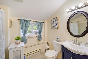 Bluebird Cottage in Newland Near Hiking & Skiing