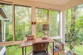 Bluebird Cottage in Newland Near Hiking & Skiing