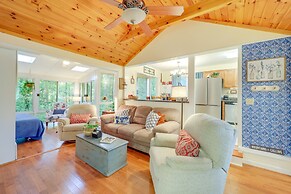 Bluebird Cottage in Newland Near Hiking & Skiing