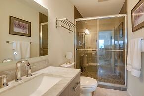Newly Renovated Bartlett Condo w/ Mountain Views!