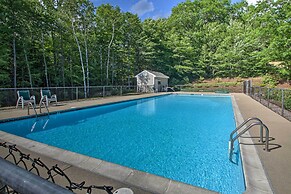 Newly Renovated Bartlett Condo w/ Mountain Views!