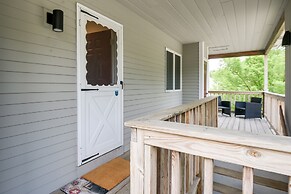 Newly Renovated Bartlett Condo w/ Mountain Views!