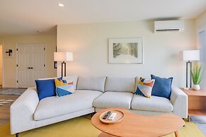 Newly Renovated Bartlett Condo w/ Mountain Views!