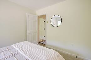 Newly Renovated Bartlett Condo w/ Mountain Views!