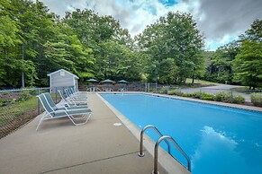 Bartlett Condo w/ Mountain View & Outdoor Pool!