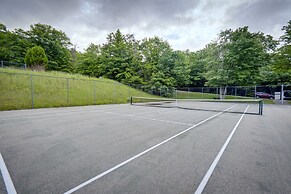 Bartlett Condo w/ Mountain View & Outdoor Pool!