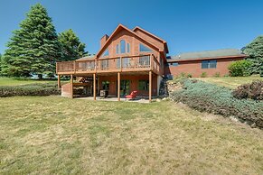 Beautiful Bellaire Home w/ Amenities, 4 Mi to Lake