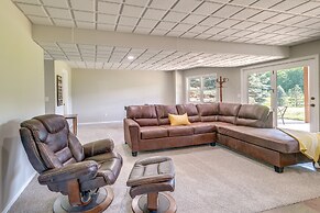 Beautiful Bellaire Home w/ Amenities, 4 Mi to Lake